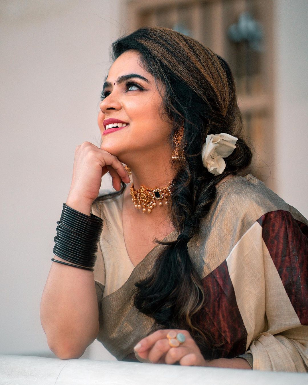 SS-01 Coffee brown temple tissue saree