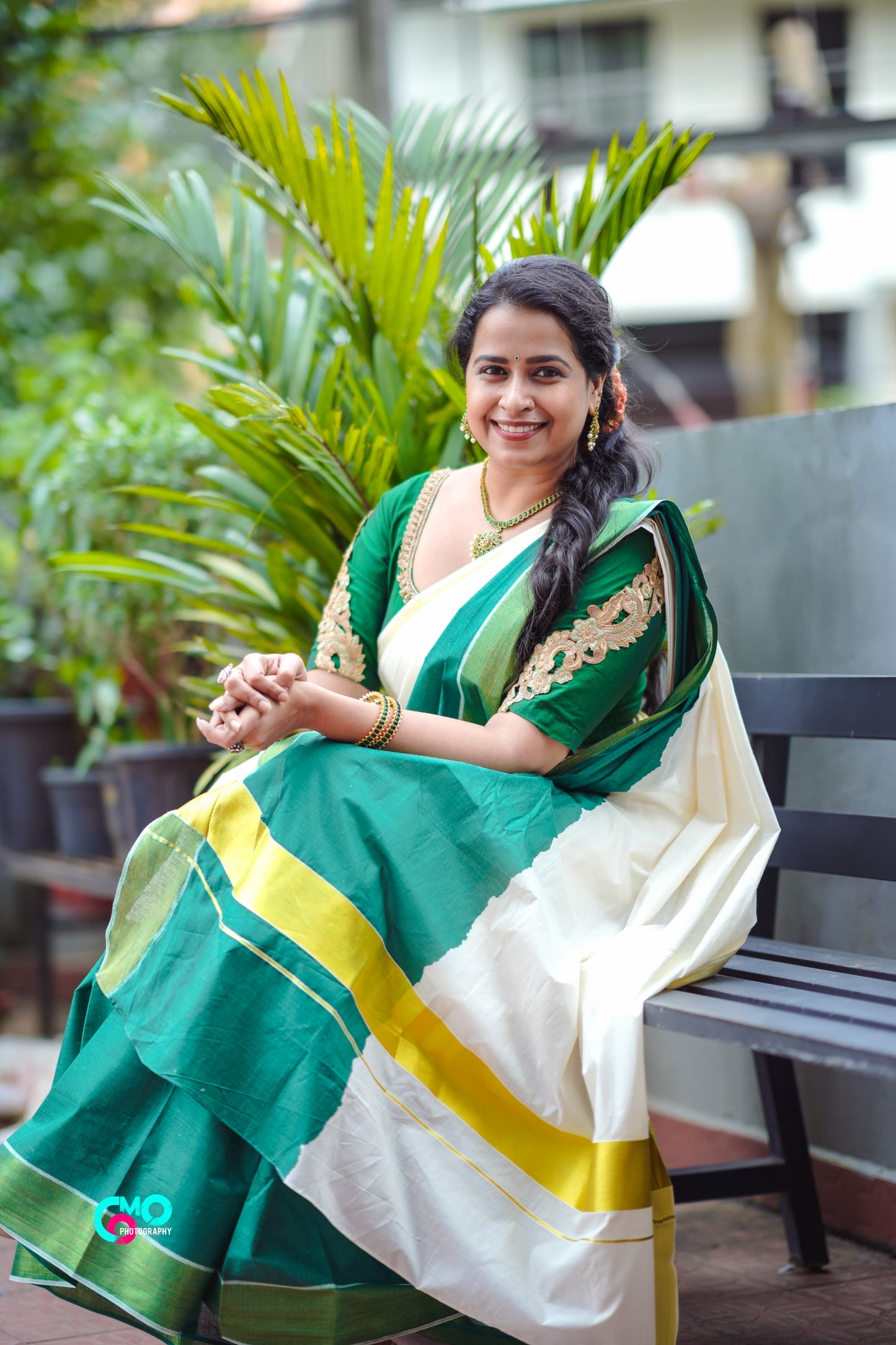 SS52- Bottle green tye and dye saree