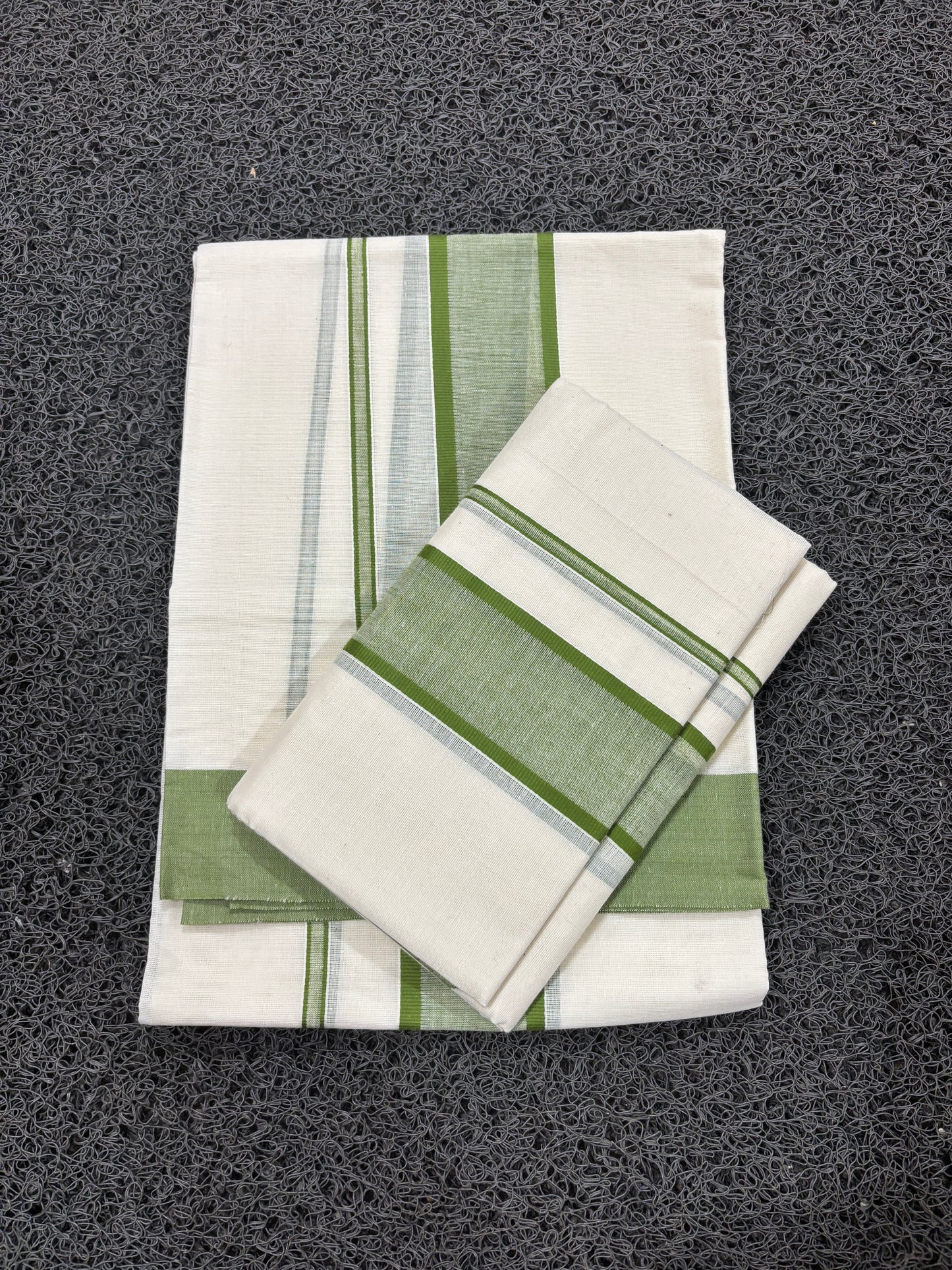 SM30- Handloom finish sada kara set mundu