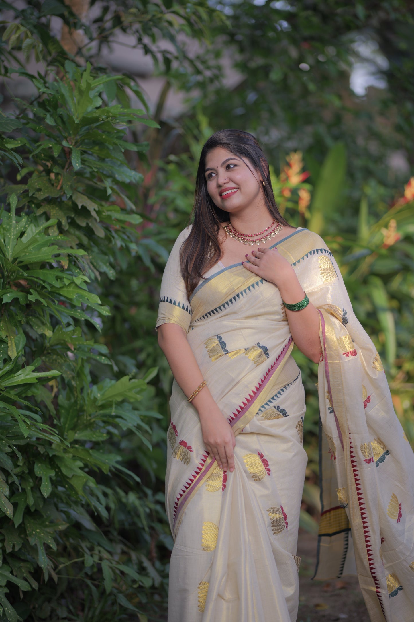 SS14- Lotus tissue saree with temple border