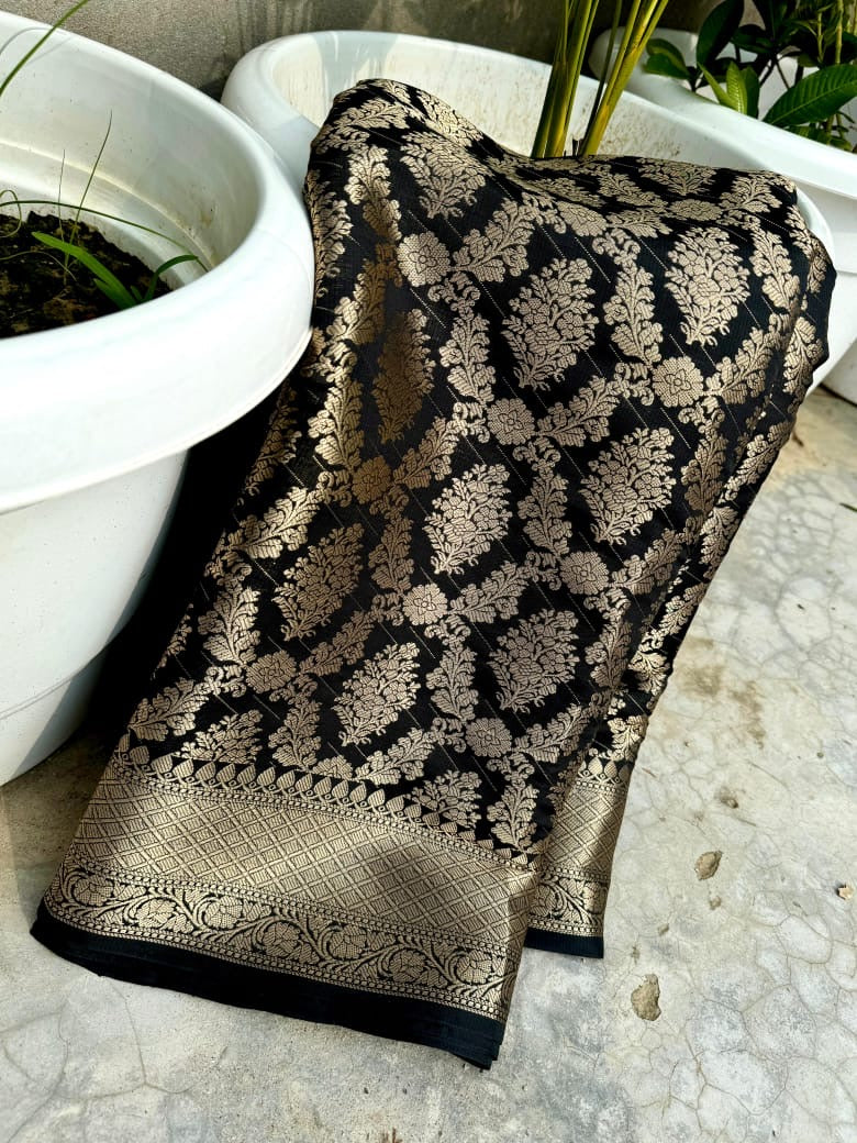 CS11- Nita Ambani black gold saree