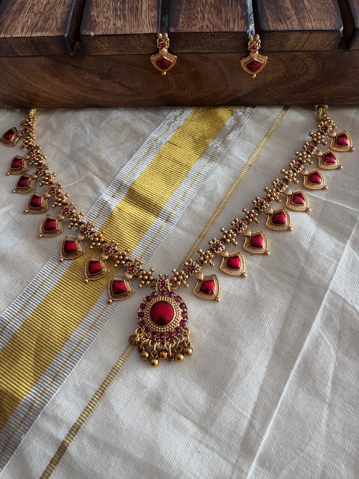 JL10027011 Short Palakka necklace