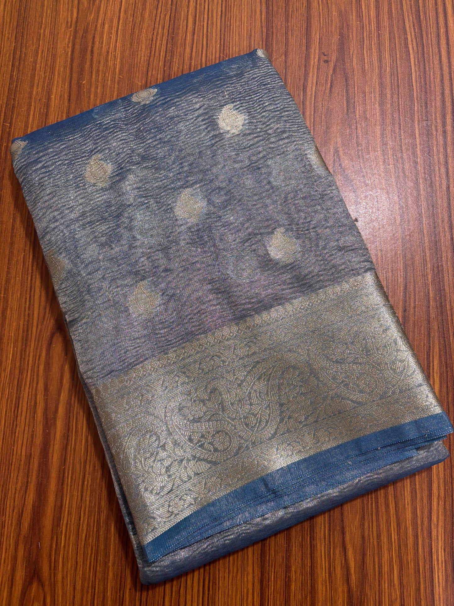 CS24- Divya Unni crushed tissue saree