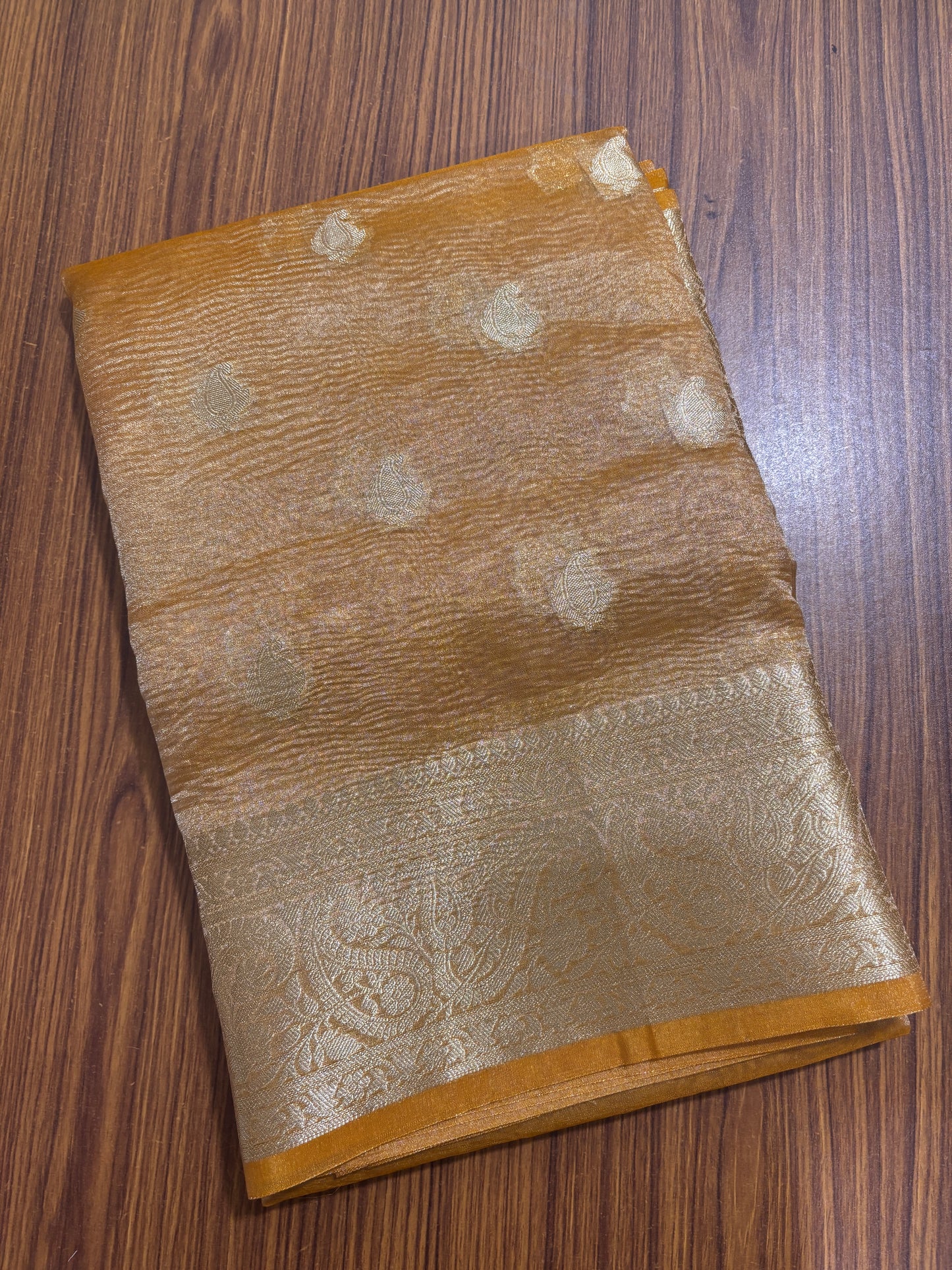 CS24- Divya Unni crushed tissue saree