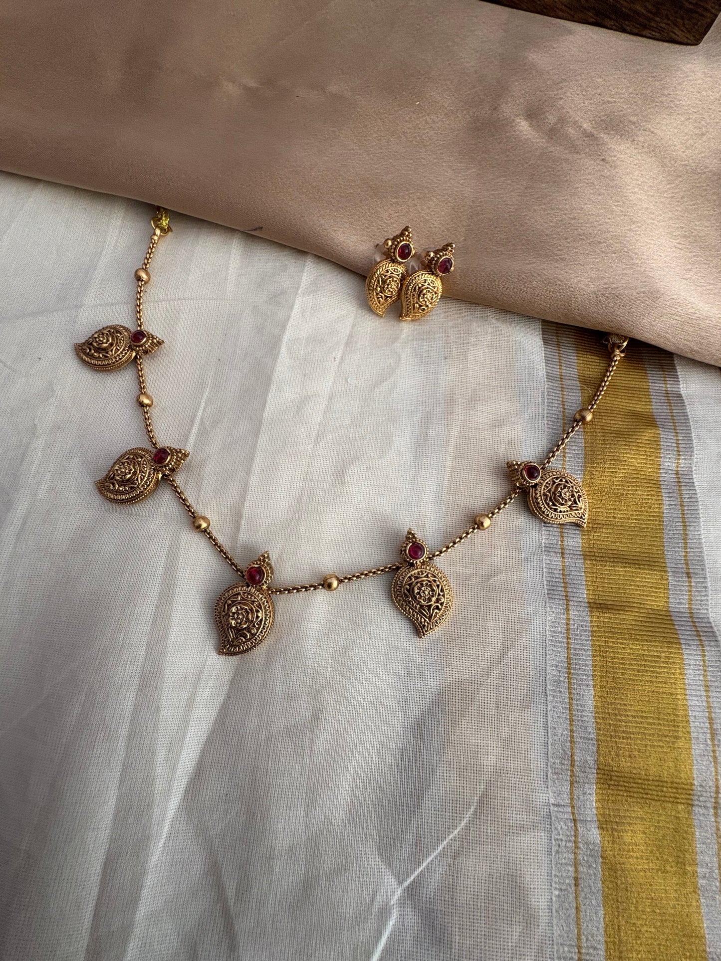 JL10028011 Manga necklace
