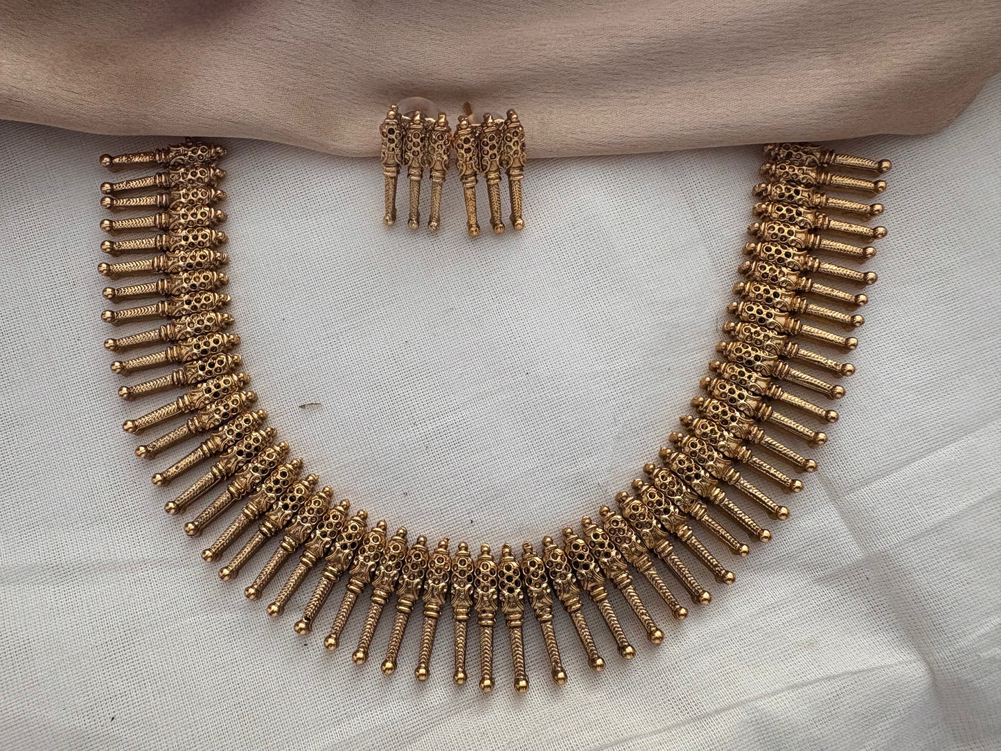 JL10038011 Radham necklace JEWELLERY