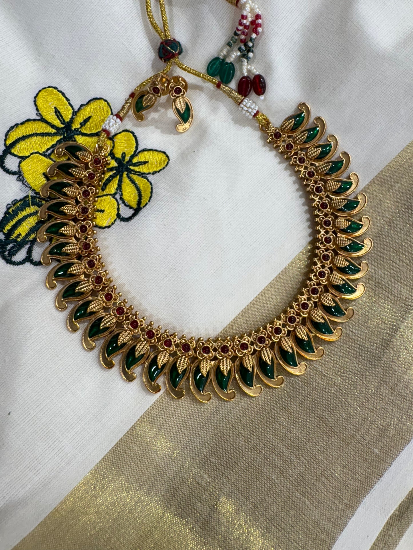 JL10042011/2 Palakka neck set jewellery