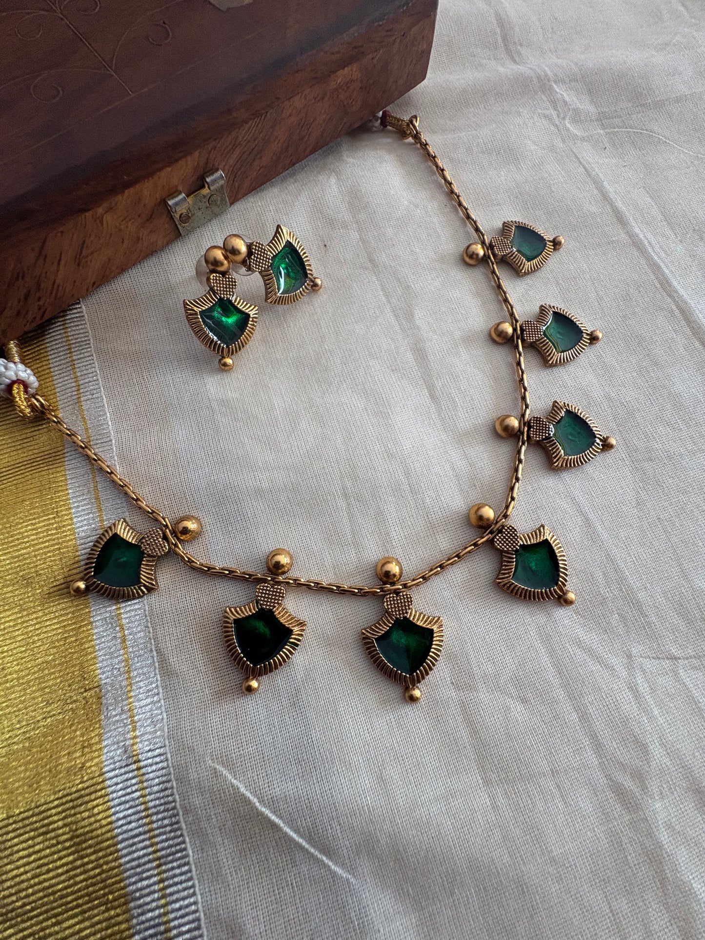JL30029577 Palakka Pendant necklace JEWELLERY