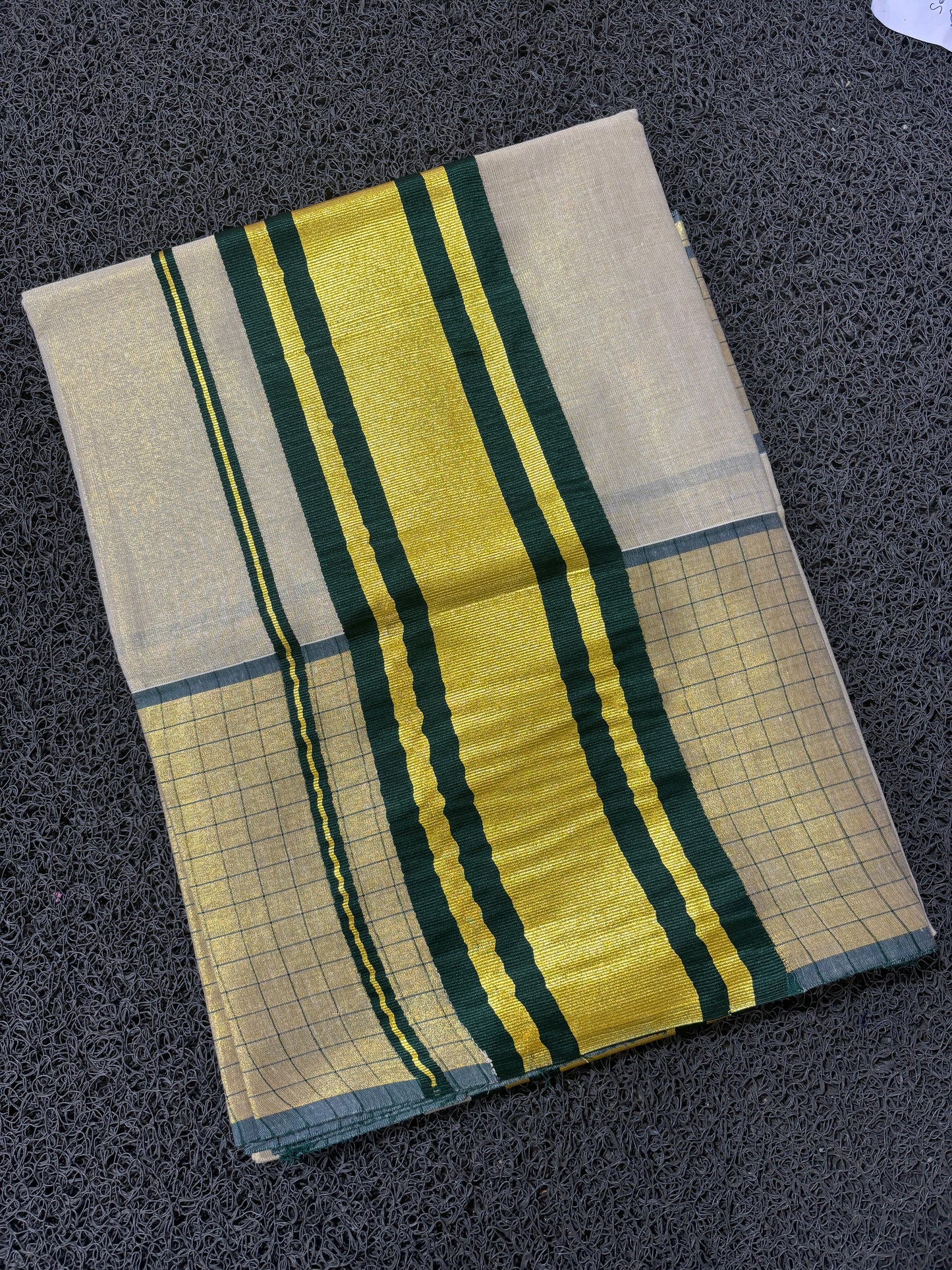 SS64- Sarayu Mohan border checked saree