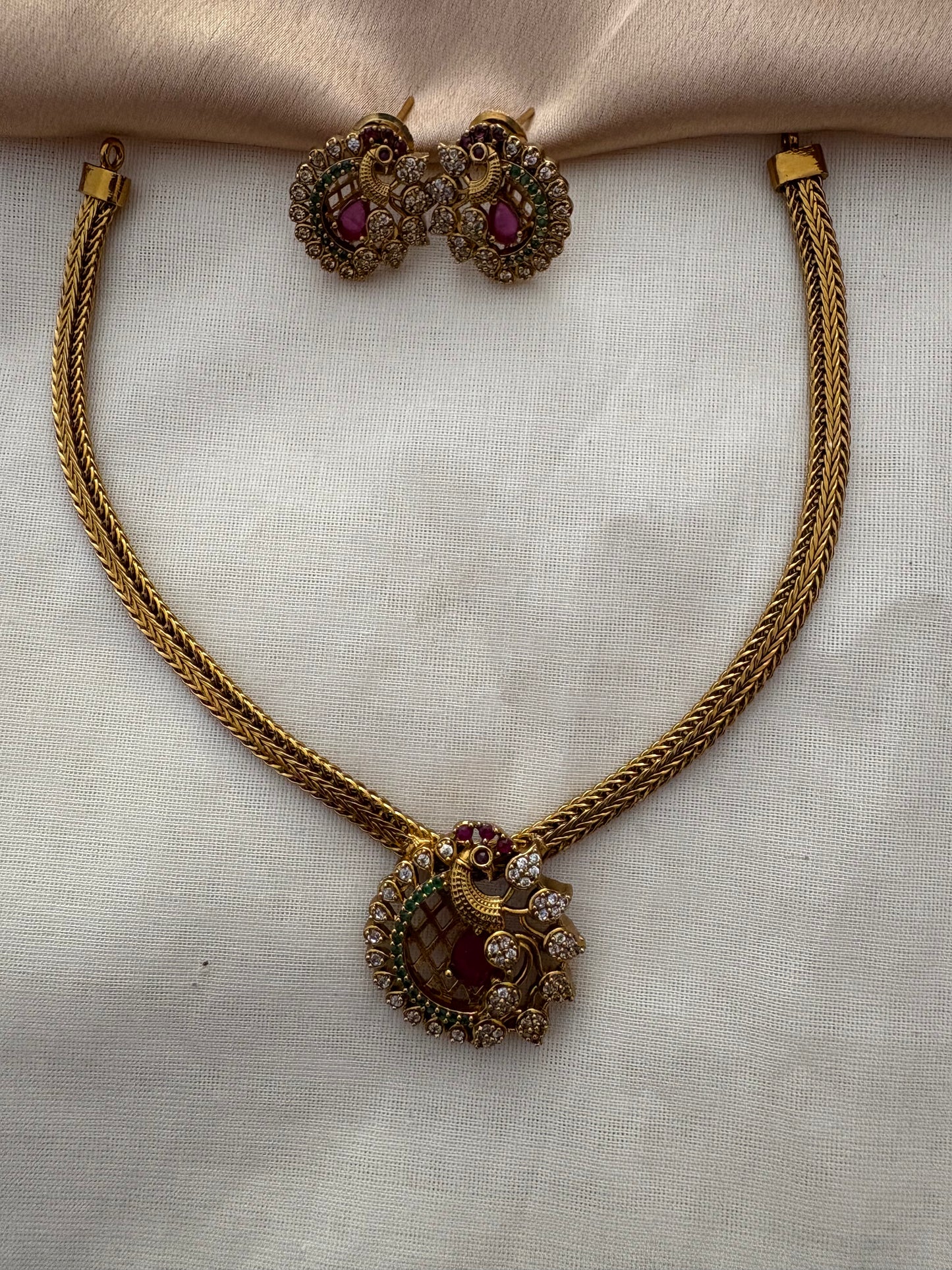 JL1004801021 peacock neck set JEWELLERY