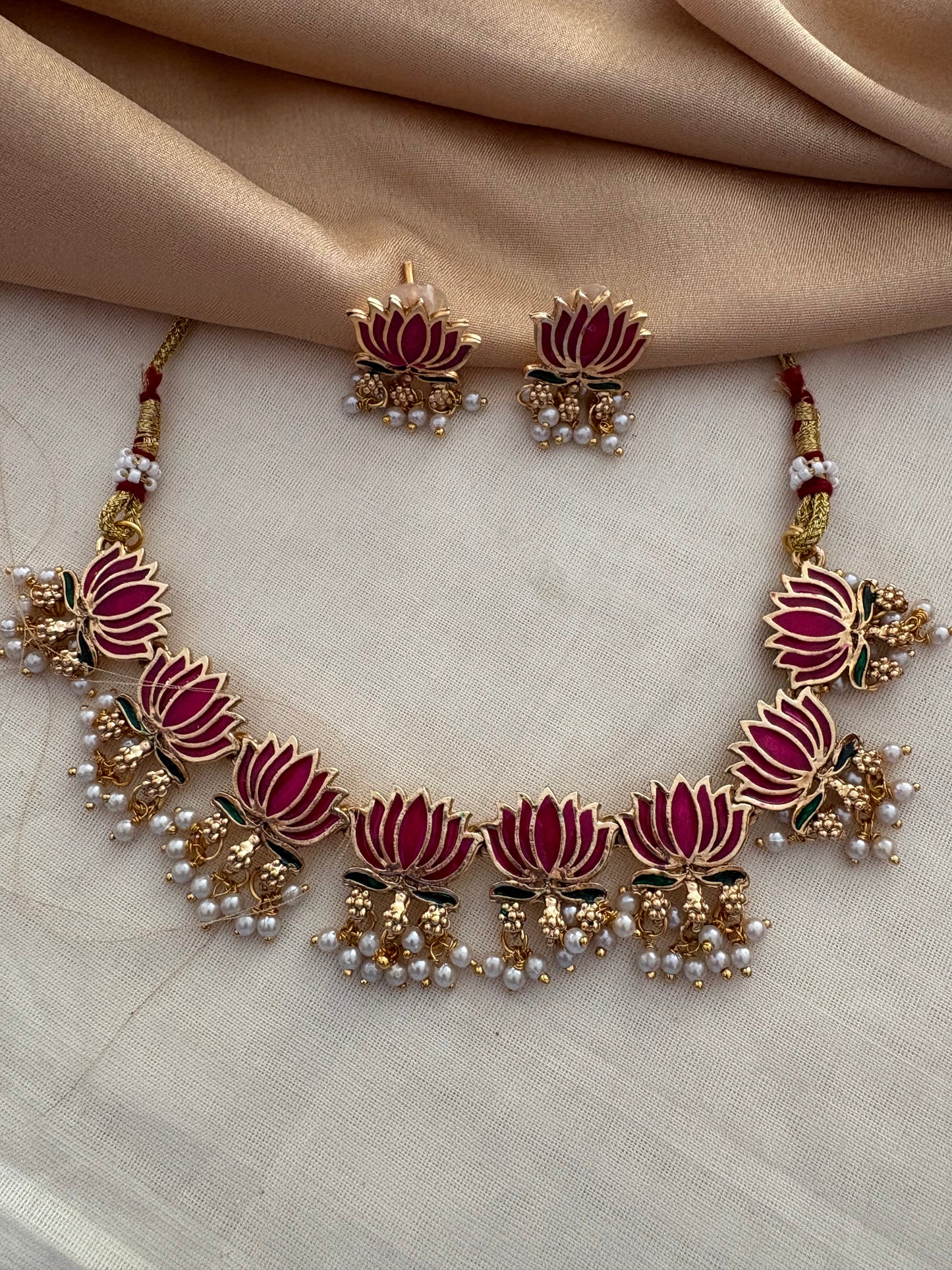 JL10032011/16 Lotus necklace JEWELLERY