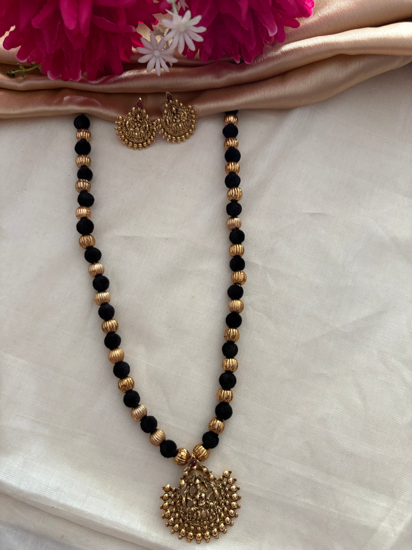 JL30018011 Black ball Lakshmi pendent JEWELLERY