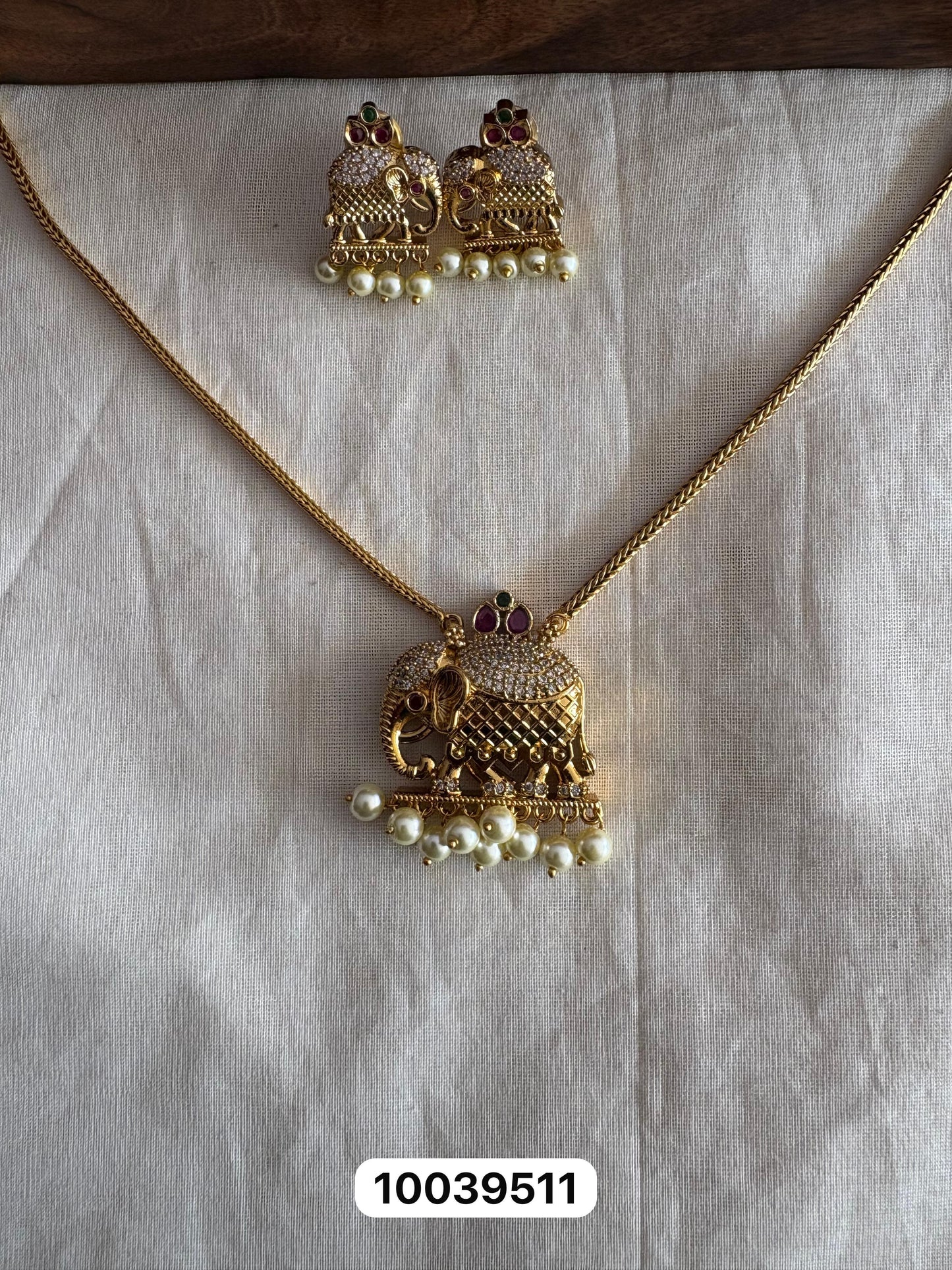 JL10039511 Elephant neck set JEWELLERY