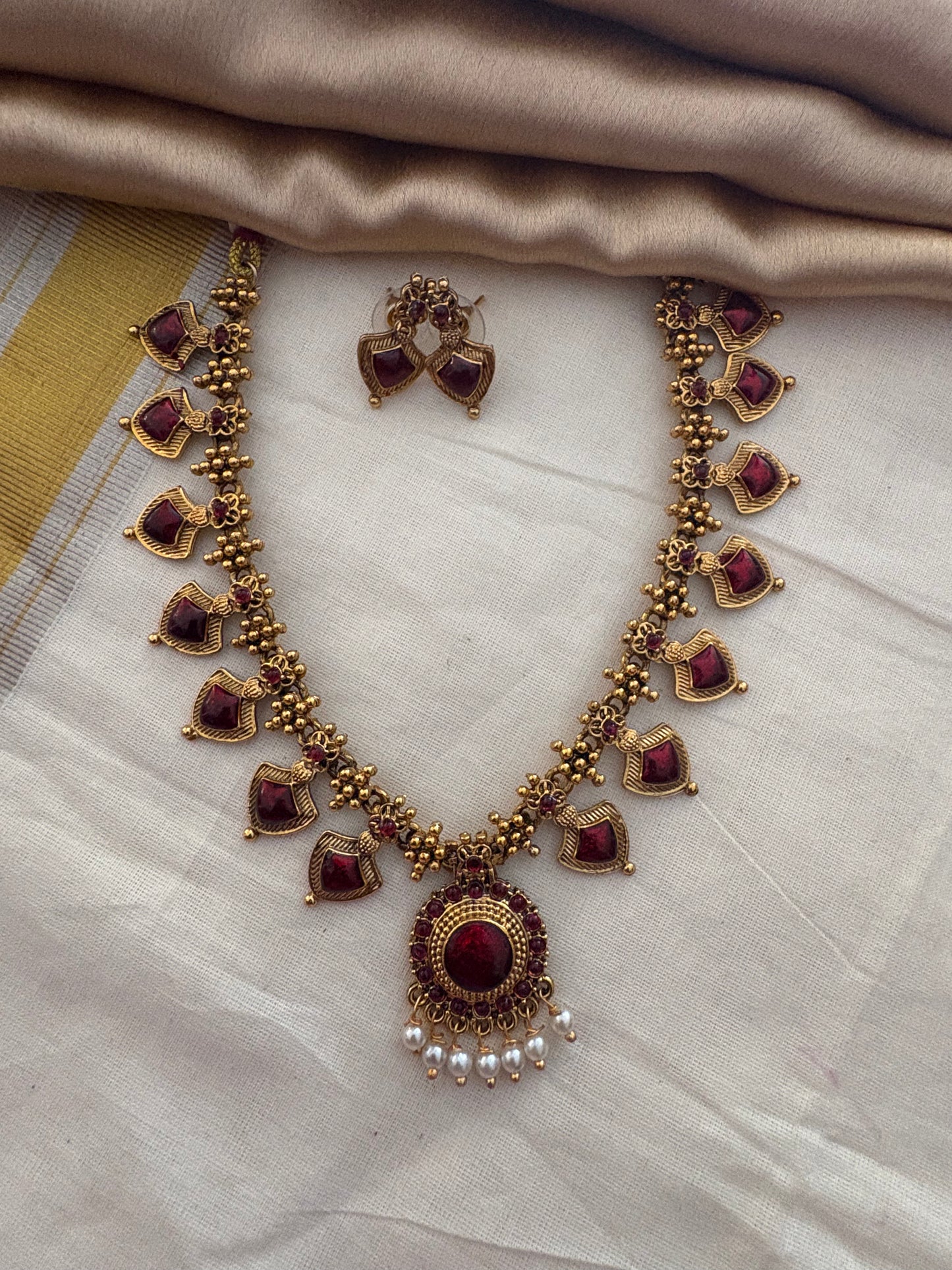 JL10027011 Short Palakka necklace JEWELLERY
