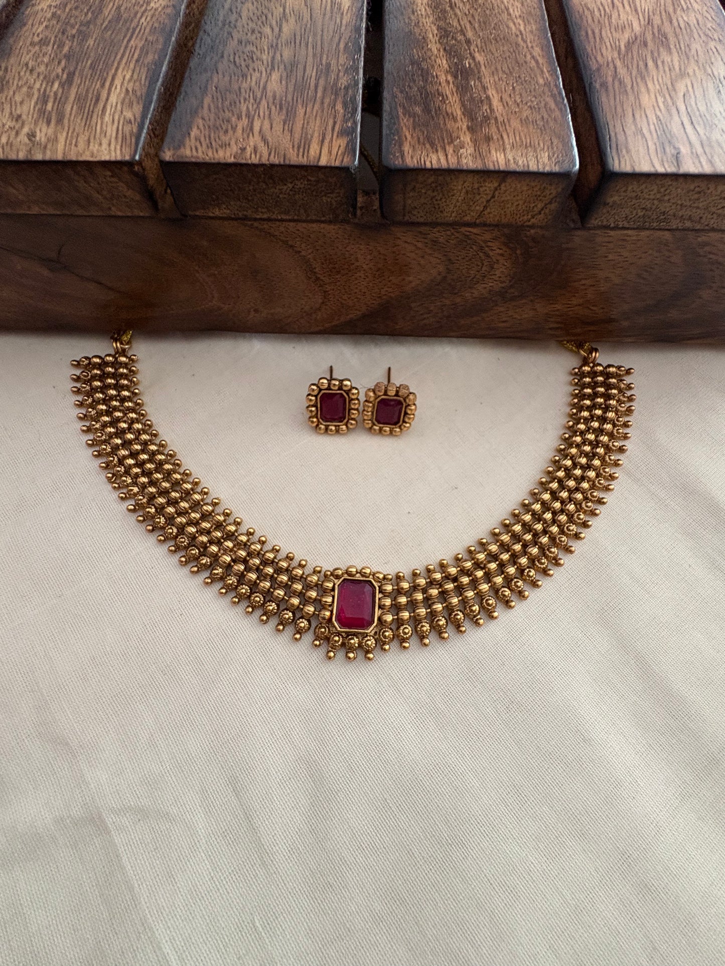 JL40039522 Arsha necklace JEWELLERY