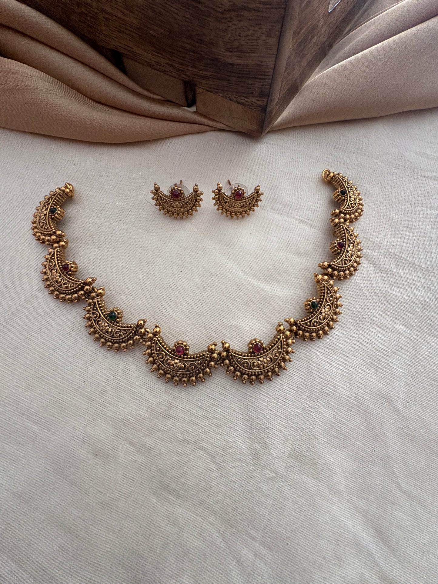 JL10026011/1 Temple look neck set jewellery