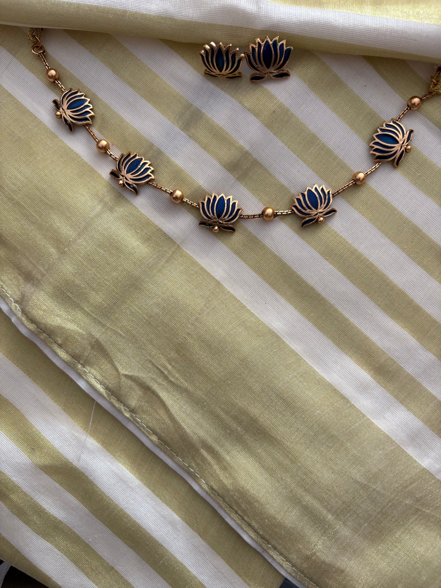 JL10020011 lotus necklace jewellery
