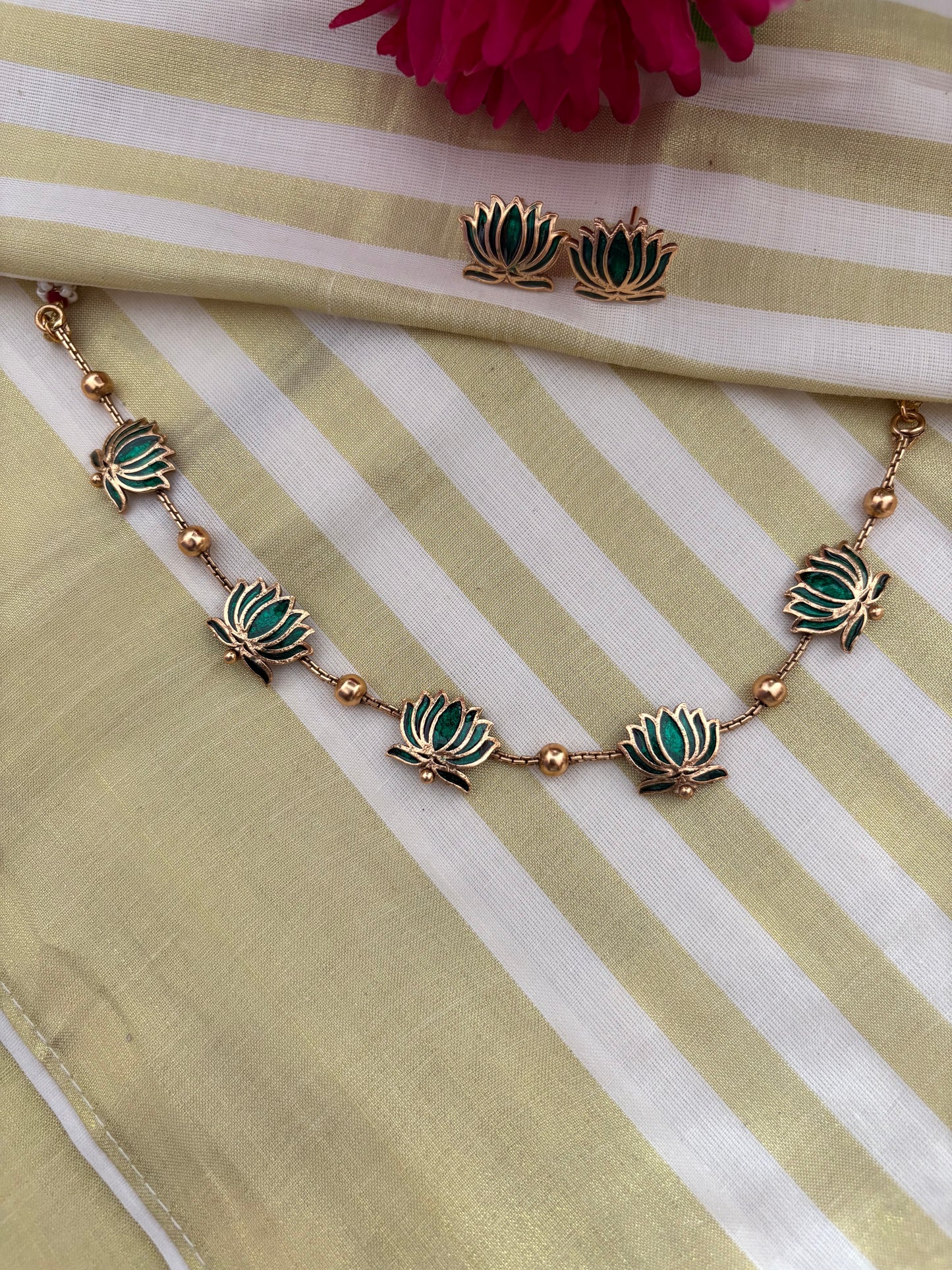 JL10020011 lotus necklace jewellery