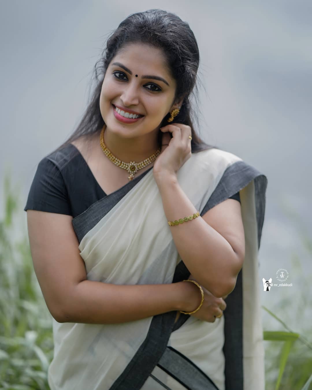 SM30- Handloom finish sada kara set mundu