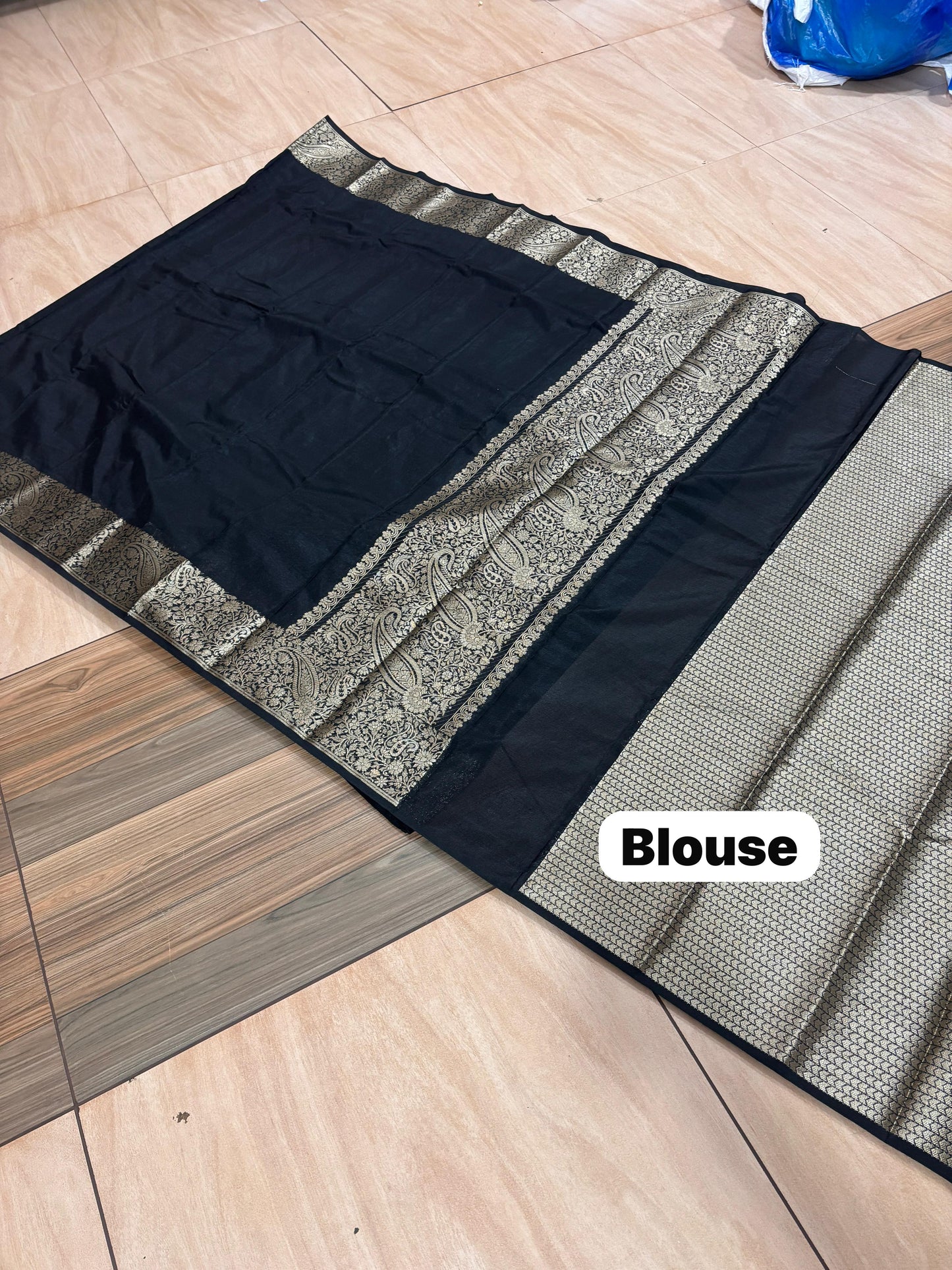 CS25- SHRUTHI HASSAN INSPIRED BLACK SEMI KATAN SAREE