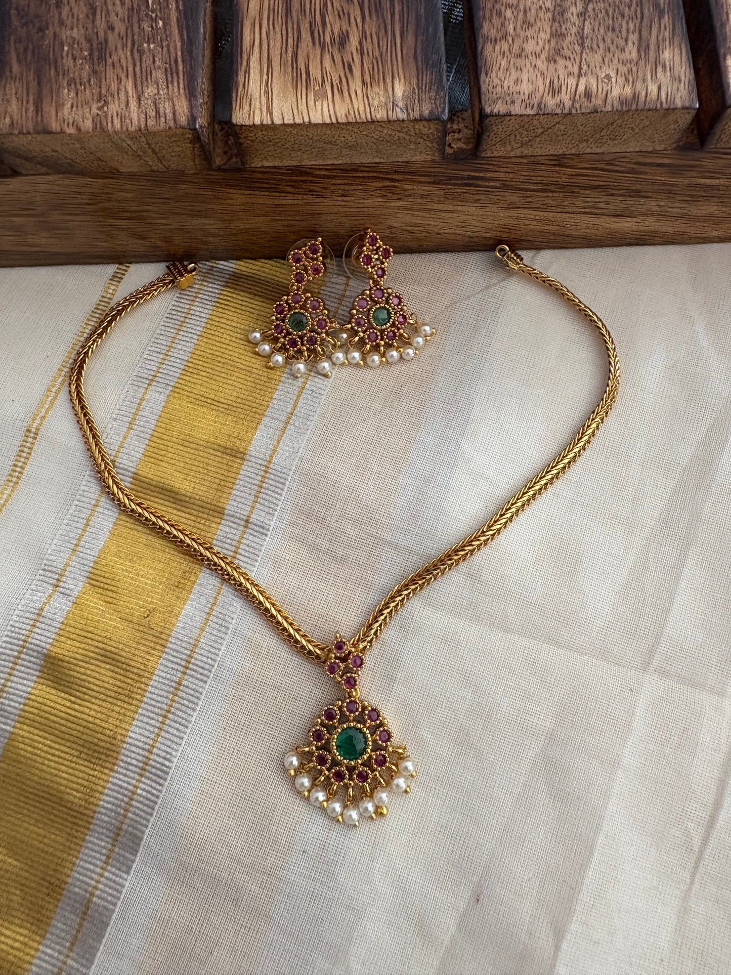JL10030011 Vismaya necklace JEWELLERY