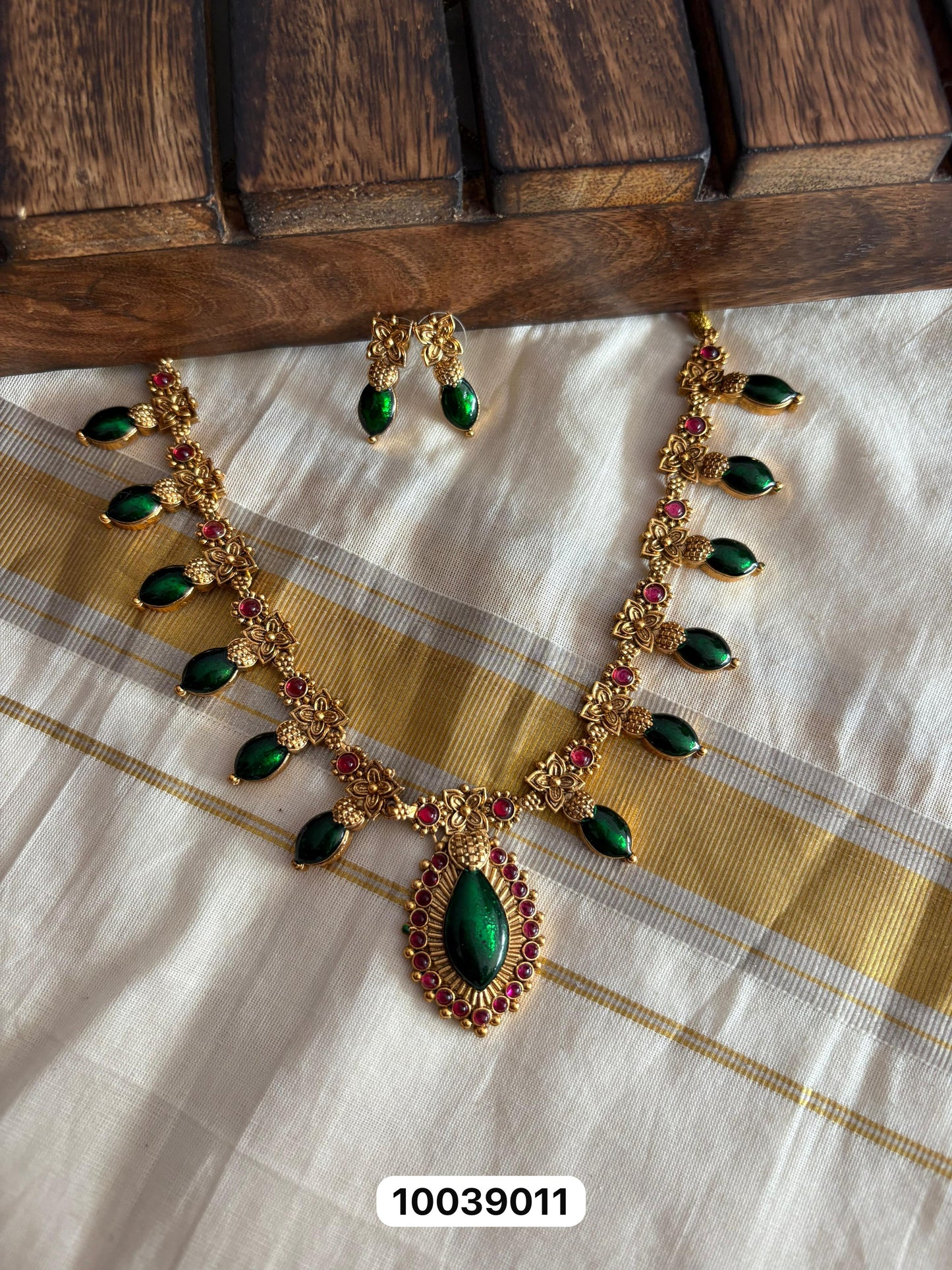 JL10039011 Short Palakka necklace JEWELLERY