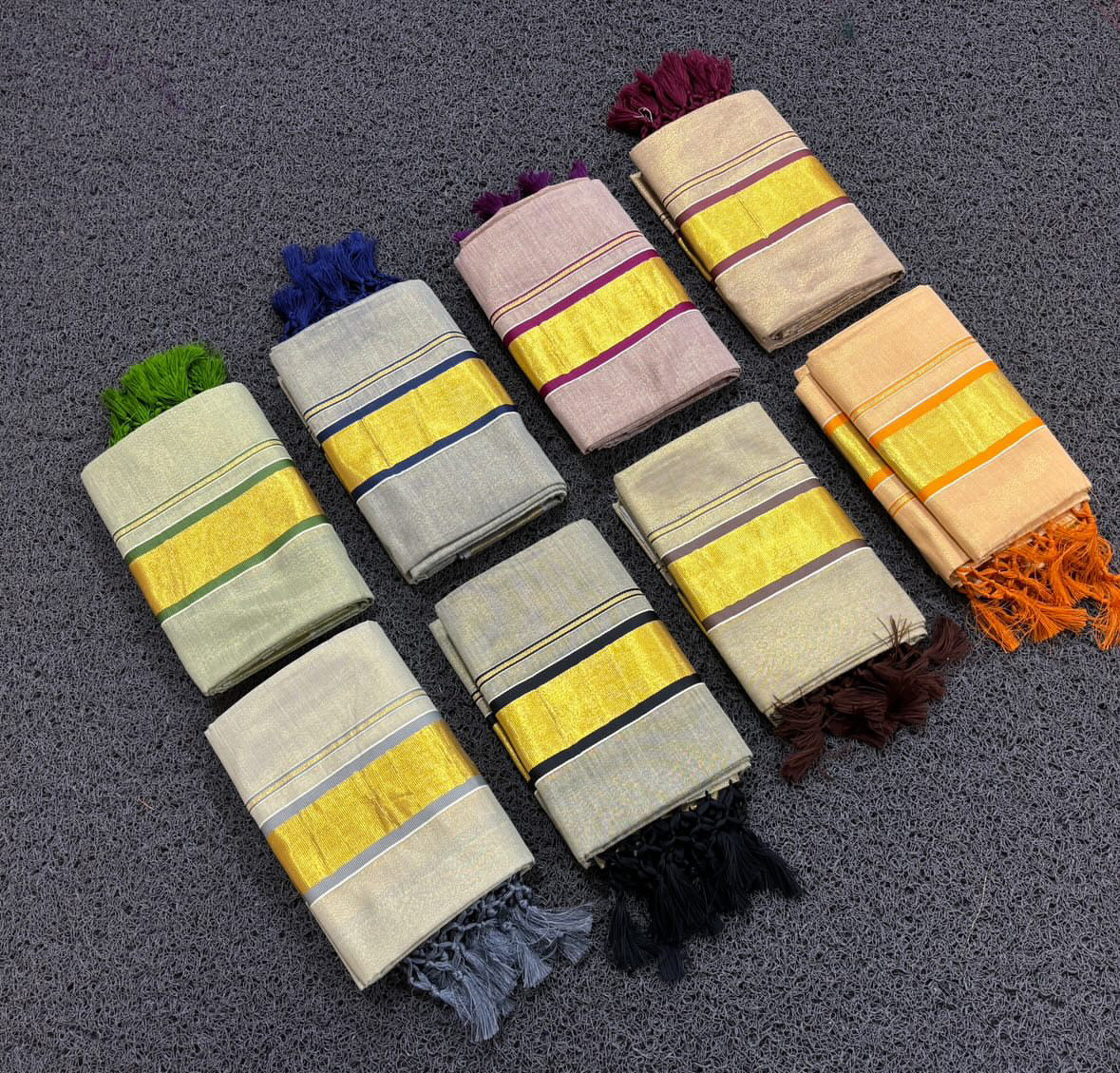 SM01- colour tissue set mundu