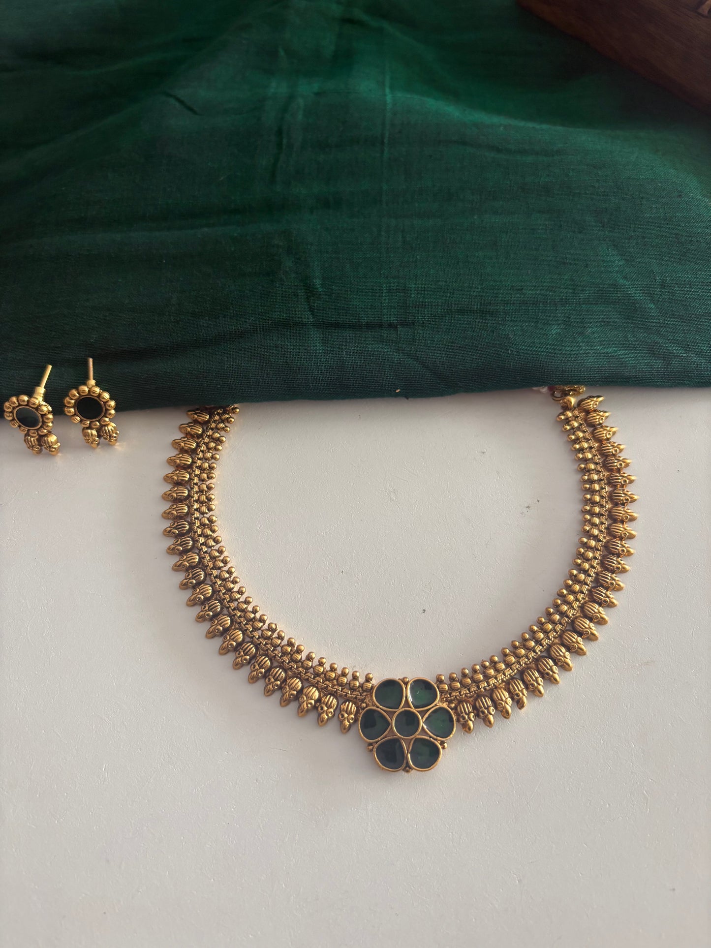 JL10034011 Floral necklaces JEWELLERY