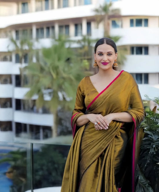 CS20- Himanshi Khurana Golden Saree