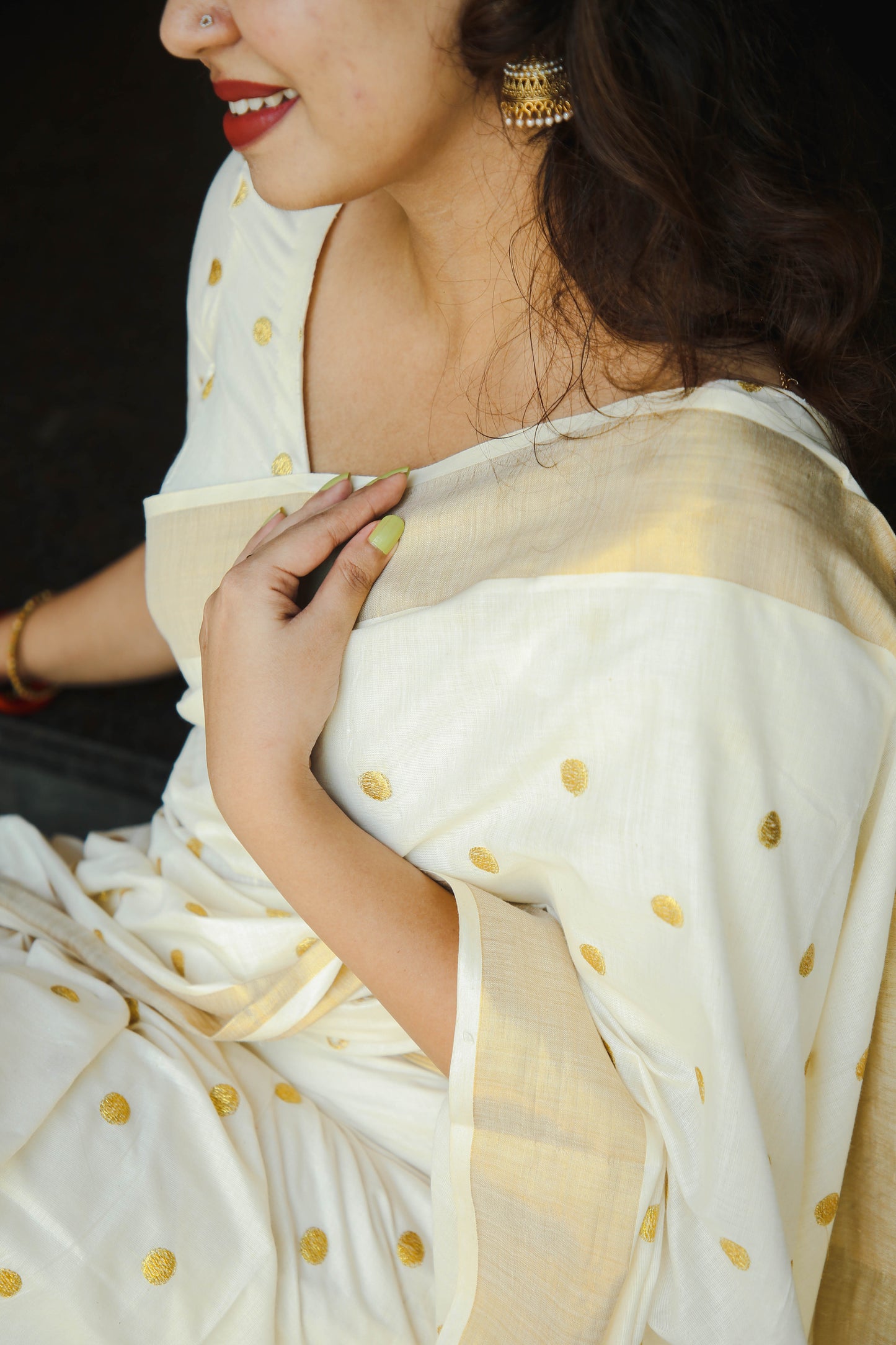 SS43- small polka cotton saree