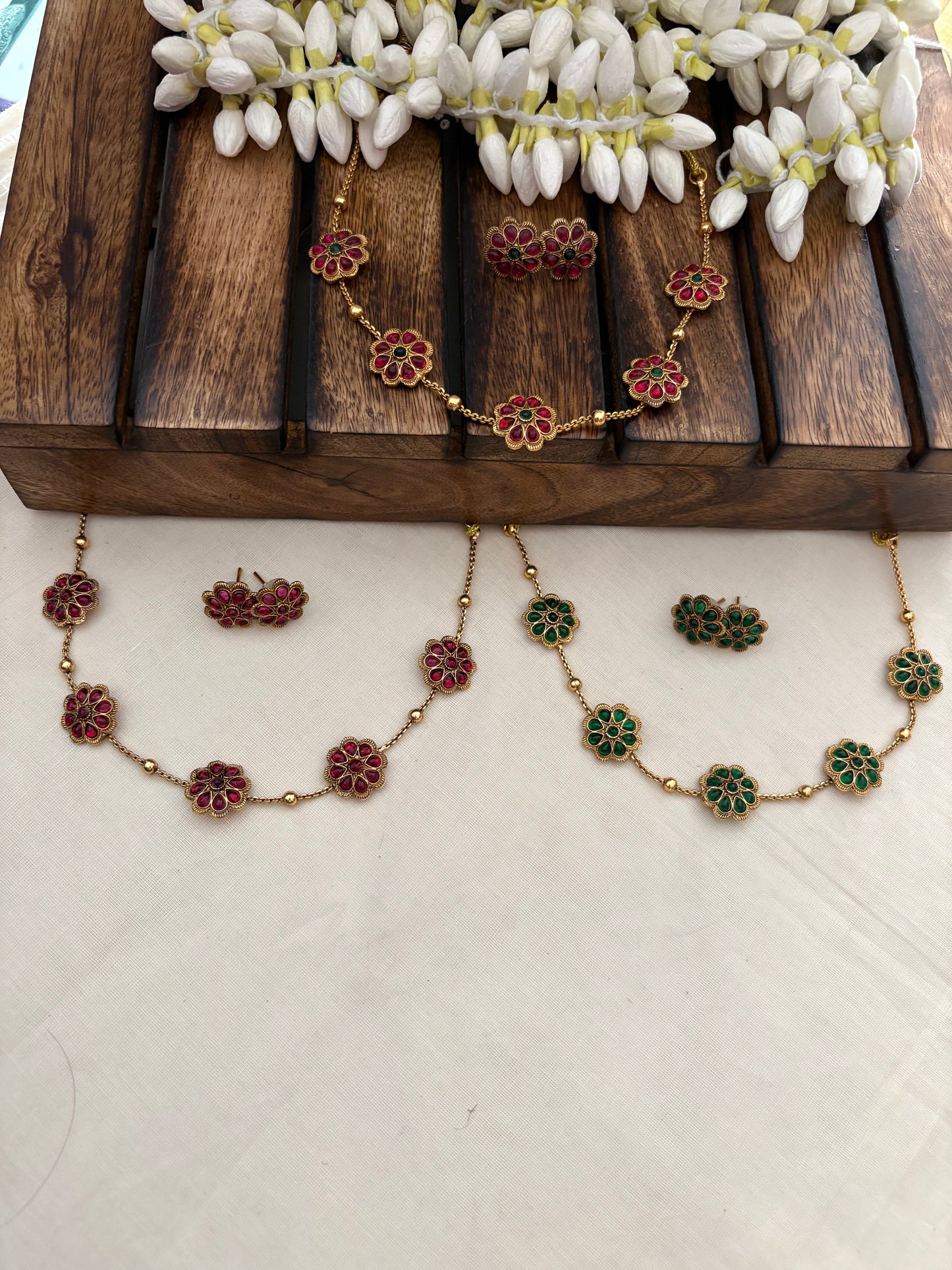 JL10028011 Floral necklace JEWELLERY