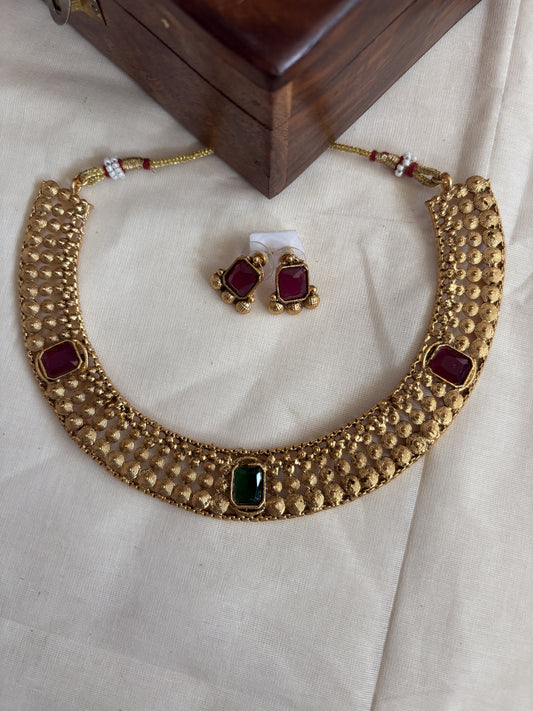 JL300320115 Kundan stone neck set JEWELLERY