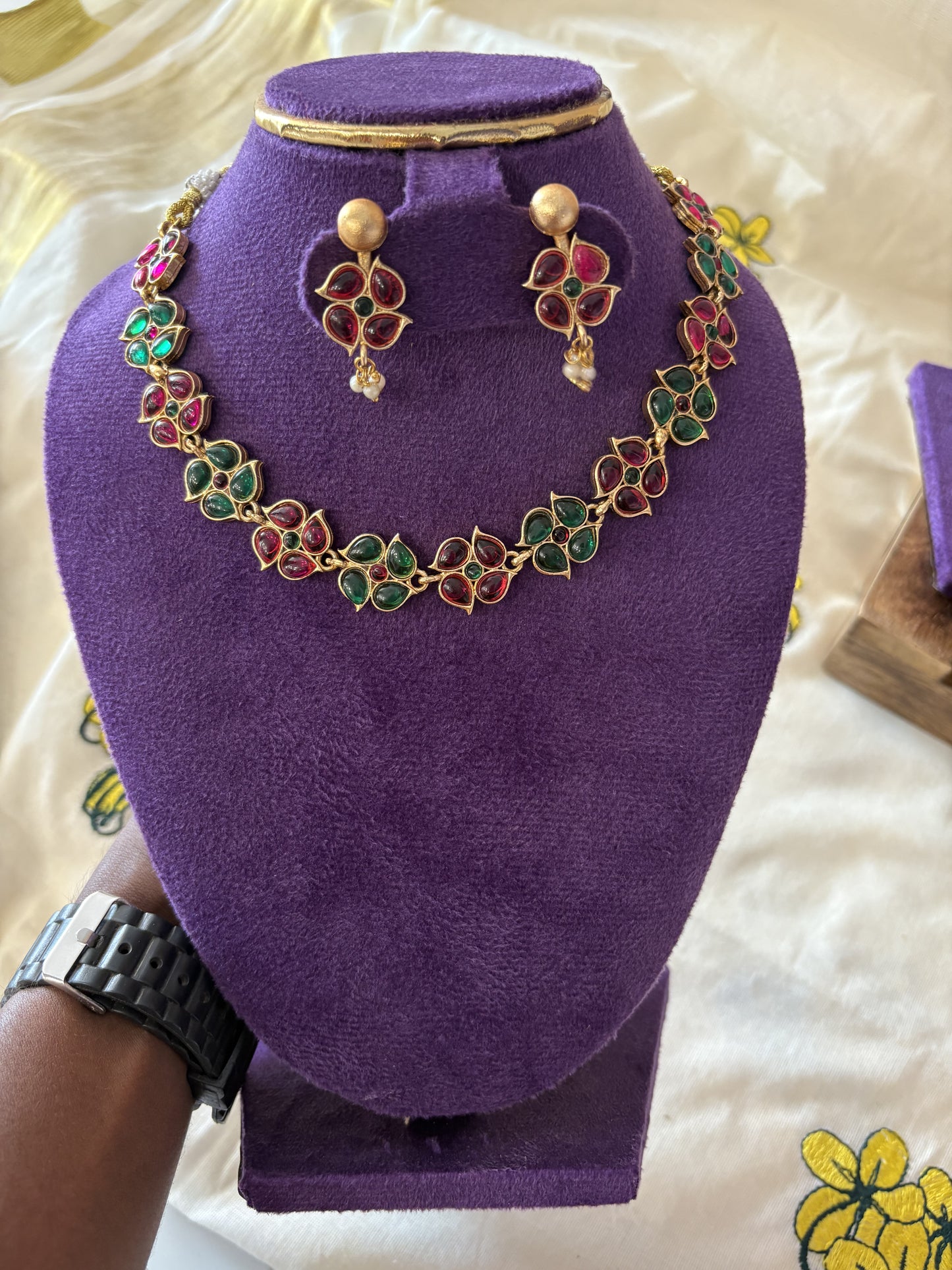 JL20028511/1 Reversible Flower necklace JEWELLERY