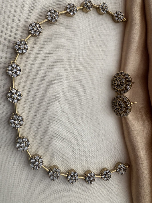 JL100375102 Daisy necklace JEWELLERY