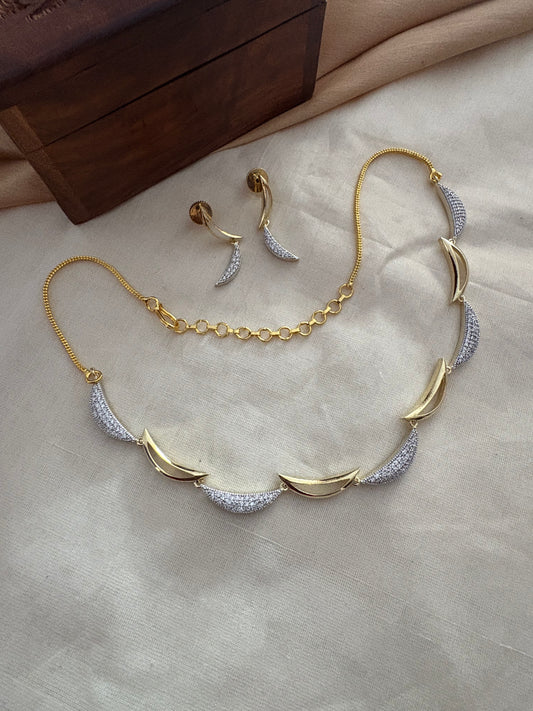 JL40052022 Moon Shap white Stone necklace jewellery