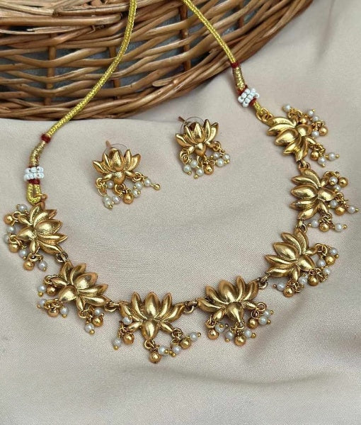 JL10030011/2 Lotus neck set jewellery